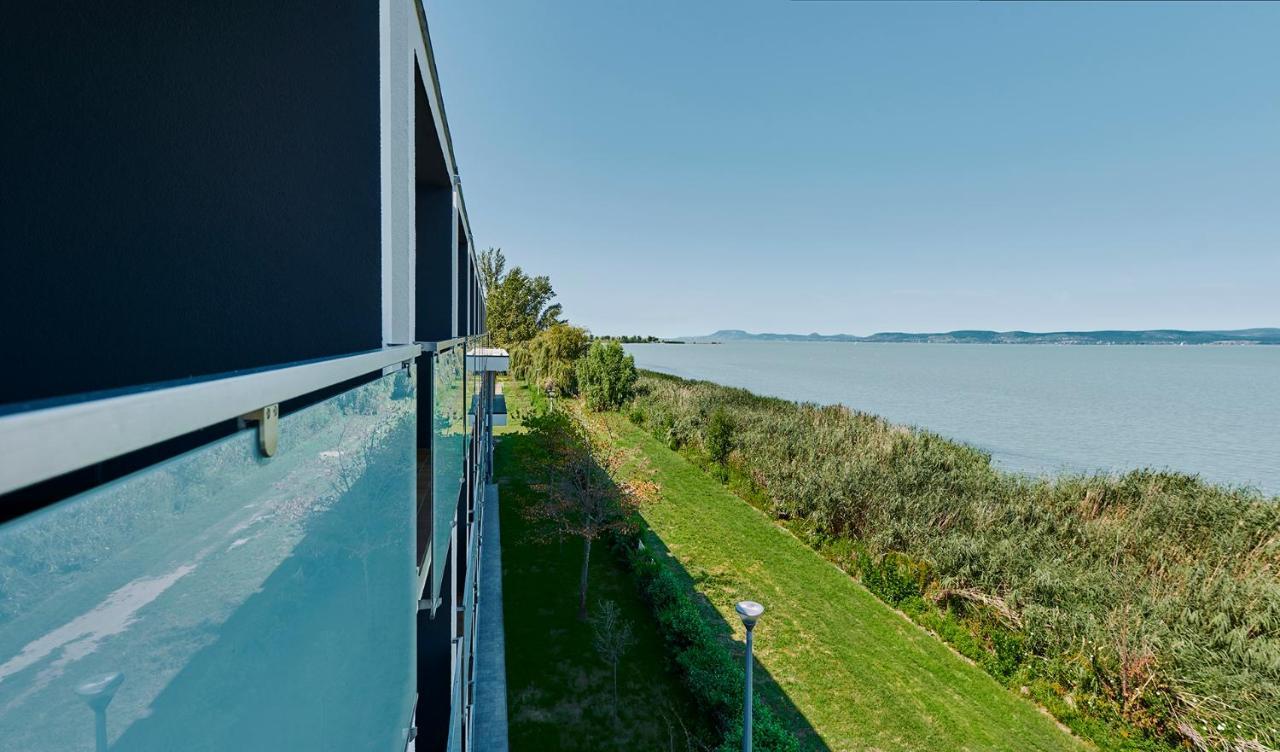 Hotel Otp Balatonszárszó Exteriör bild