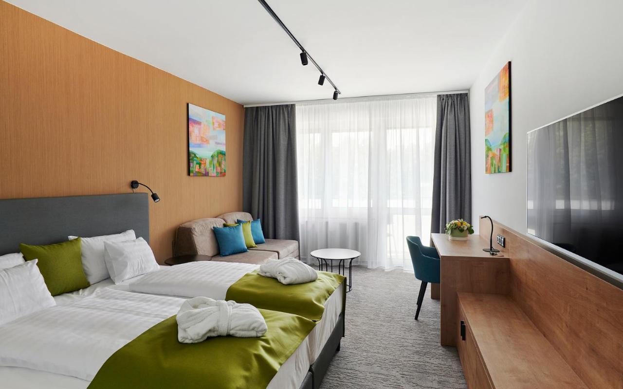 Hotel Otp Balatonszárszó Exteriör bild
