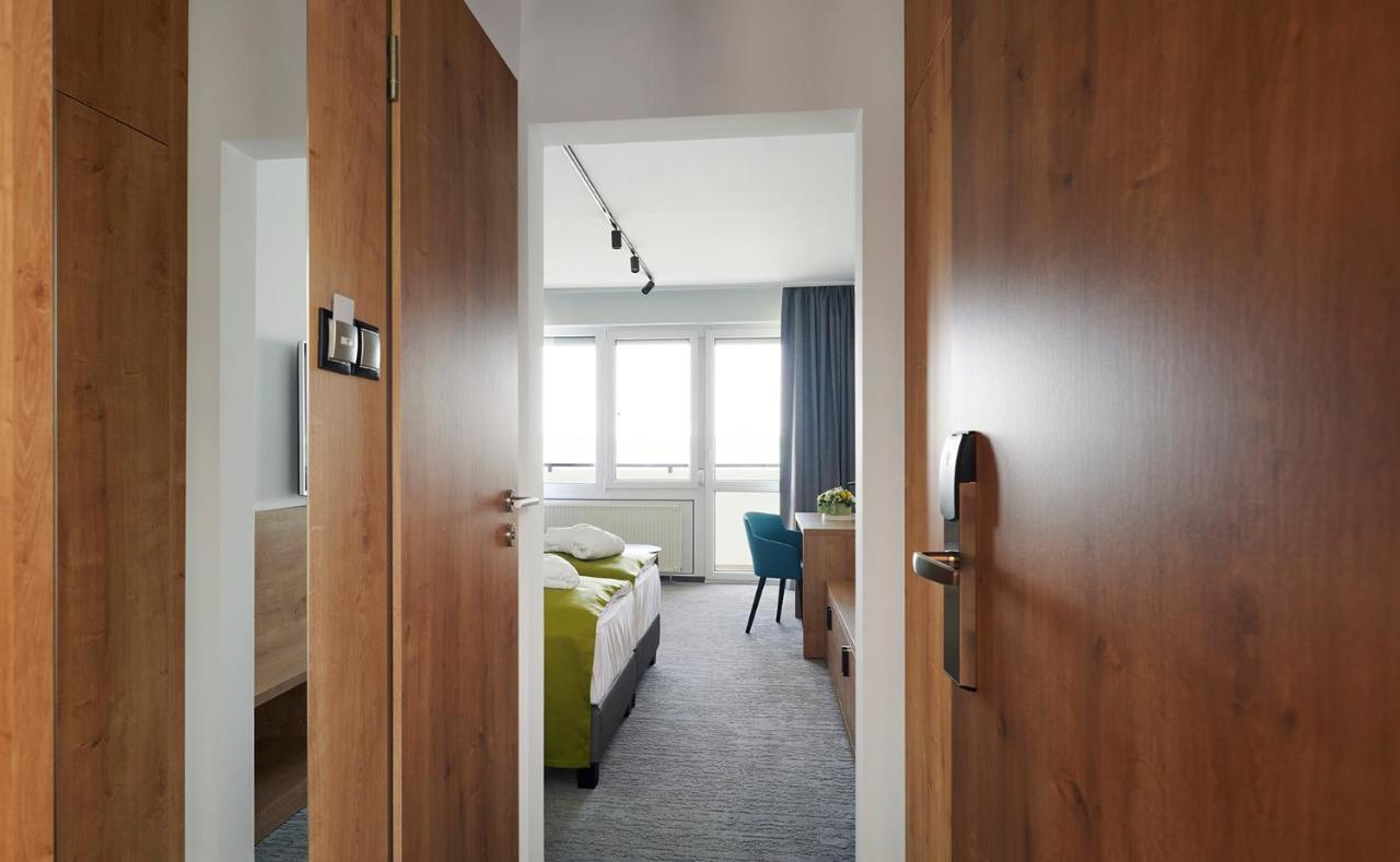 Hotel Otp Balatonszárszó Exteriör bild