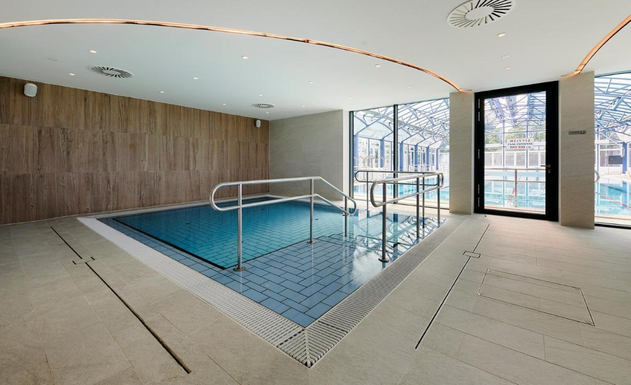 Hotel Otp Balatonszárszó Exteriör bild