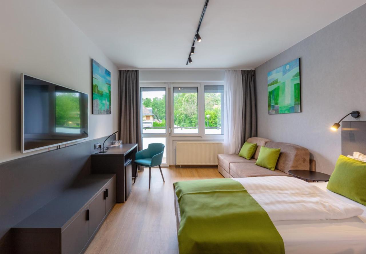 Hotel Otp Balatonszárszó Exteriör bild
