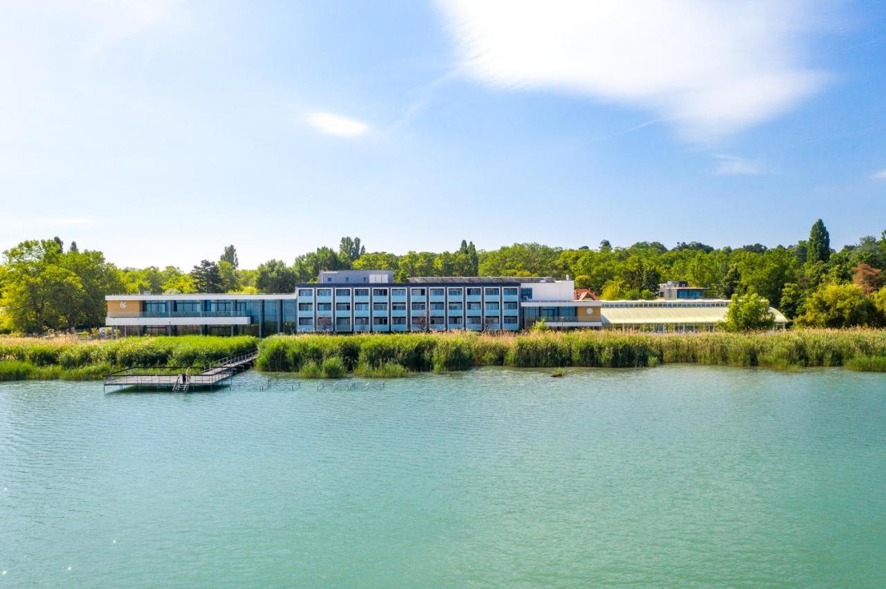 Hotel Otp Balatonszárszó Exteriör bild