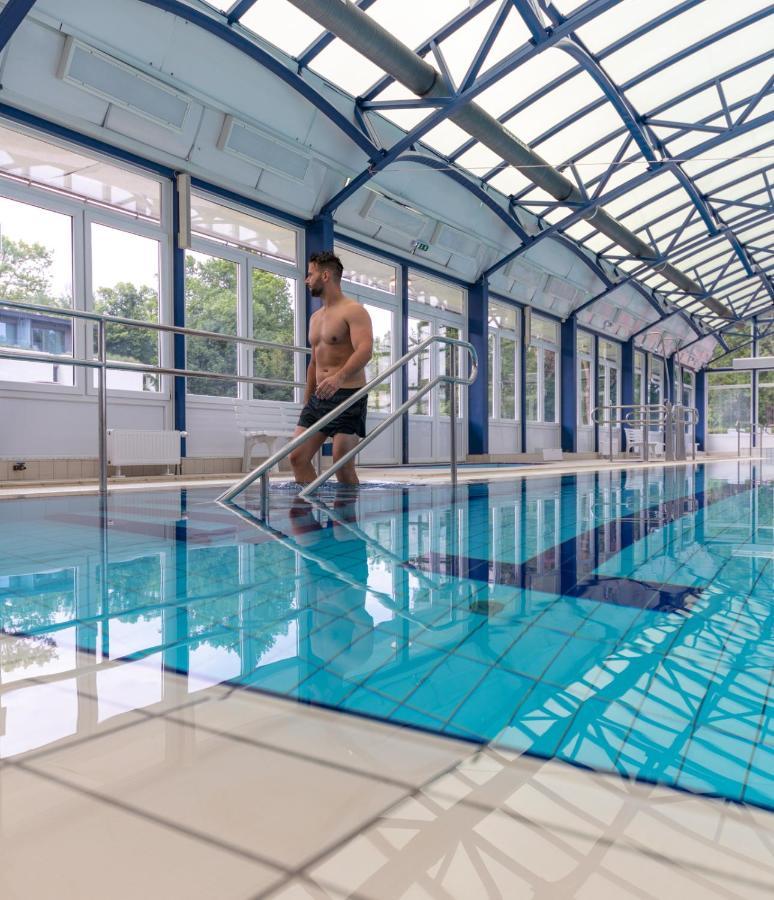 Hotel Otp Balatonszárszó Exteriör bild