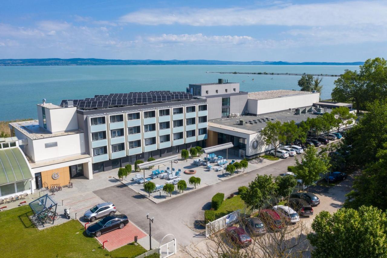 Hotel Otp Balatonszárszó Exteriör bild