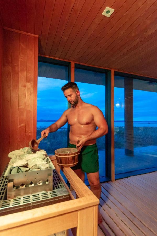 Hotel Otp Balatonszárszó Exteriör bild