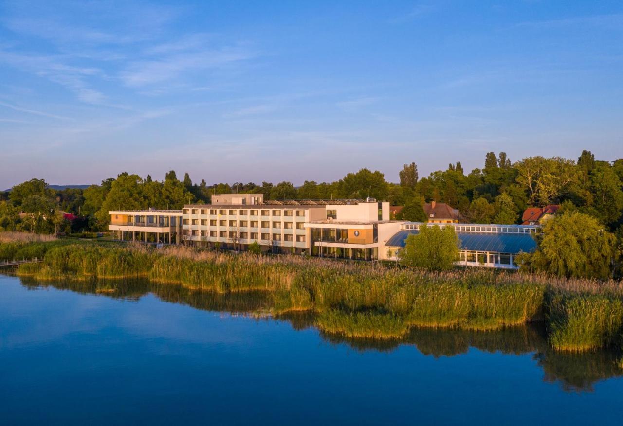 Hotel Otp Balatonszárszó Exteriör bild