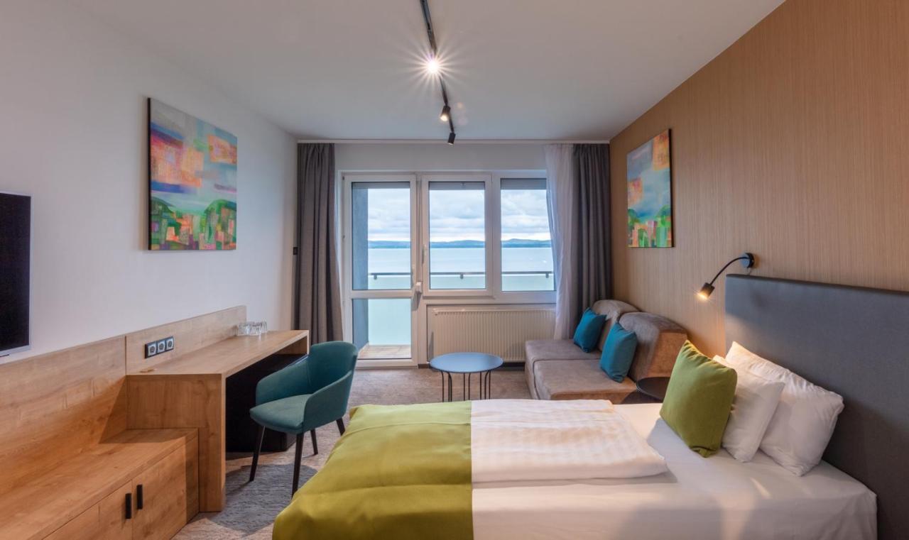 Hotel Otp Balatonszárszó Exteriör bild
