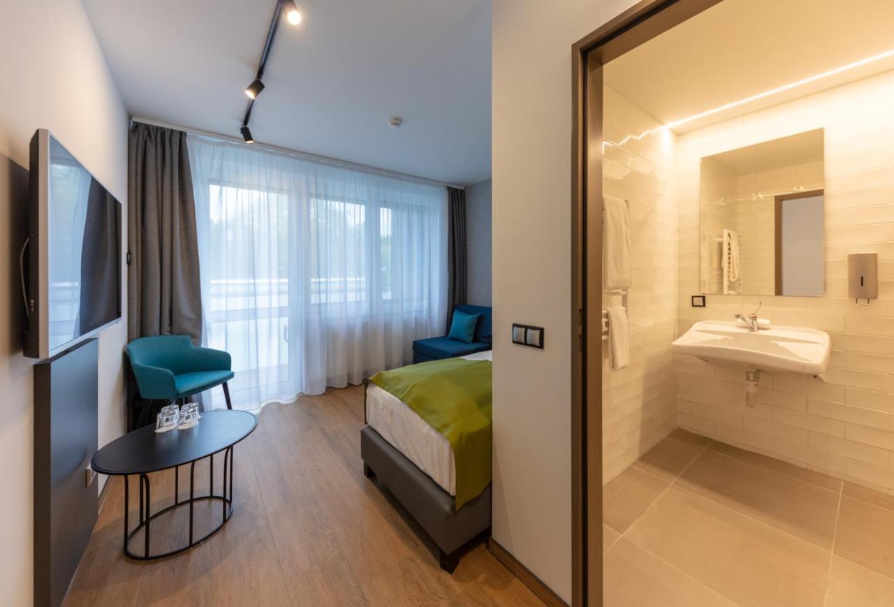 Hotel Otp Balatonszárszó Exteriör bild