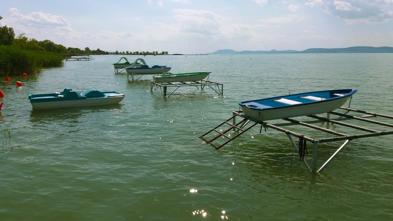Hotel Otp Balatonszárszó Exteriör bild
